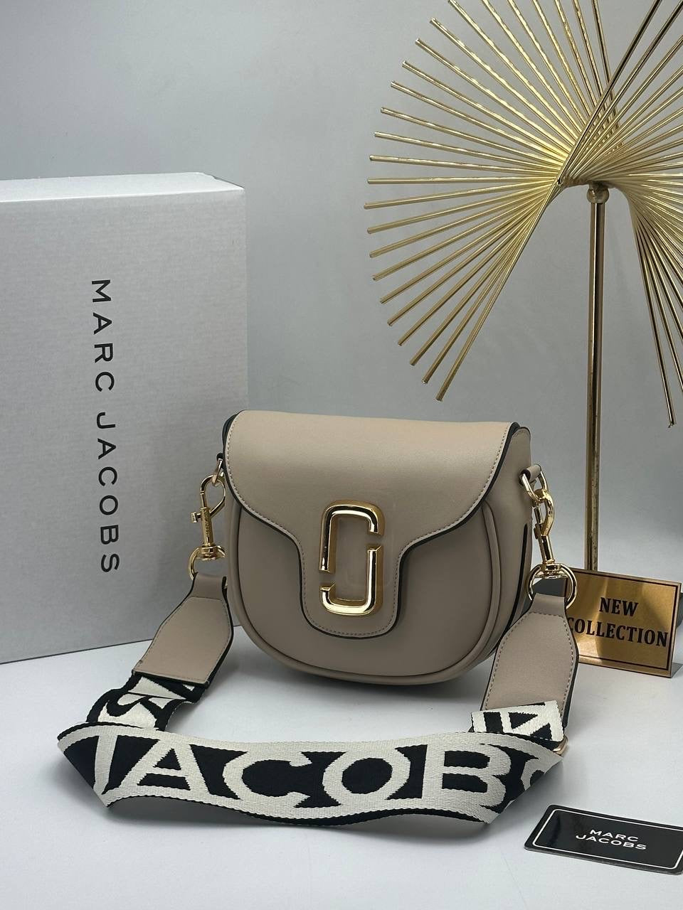 Marc Jacobs The messenger saddle leather bag