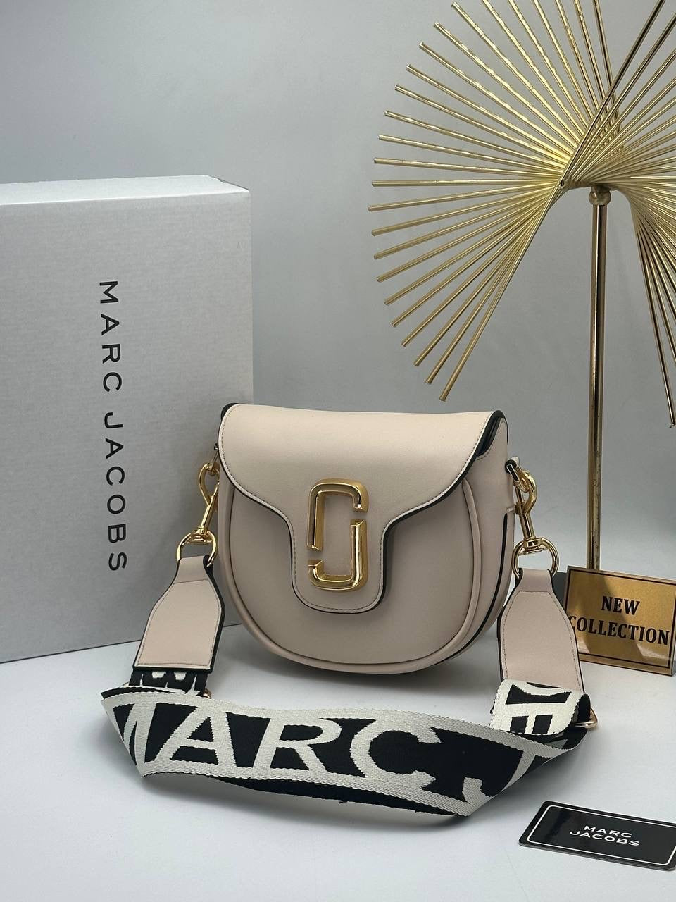 Marc Jacobs The messenger saddle leather bag